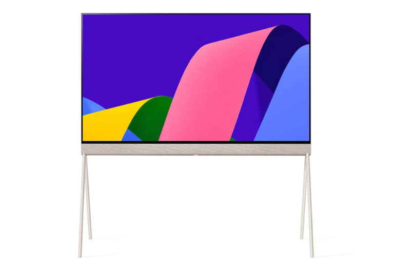 smart-tivi-oled-evo-pose-lg-4k-55-inch-55lx1qpsa.jpg